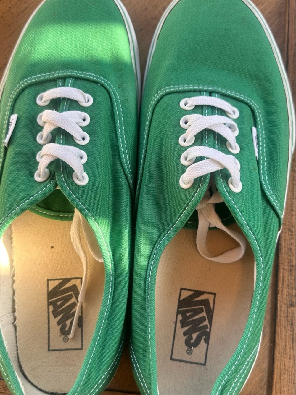 Vans Kids Low-Top Canvas Sneakers in Green and White